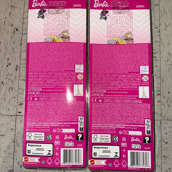 2 Barbie Doll Mermaids with Pink Tail and Yellow Details - Picture 3 of 3